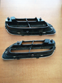 Grille Nissan Micra K11 62310-6F825 (set left + right) Used part.