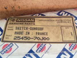 Switch assy-sunroof Nissan Primera P10 25450-70J00 Original.