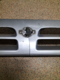 Grille front Nissan Micra K10 F2310-22B01 (62310-22B01) Used part. Little damage.