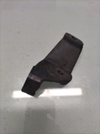 Versnellingsbaksteun Datsun Cherry E10 32179-M0101 Gebruikt.