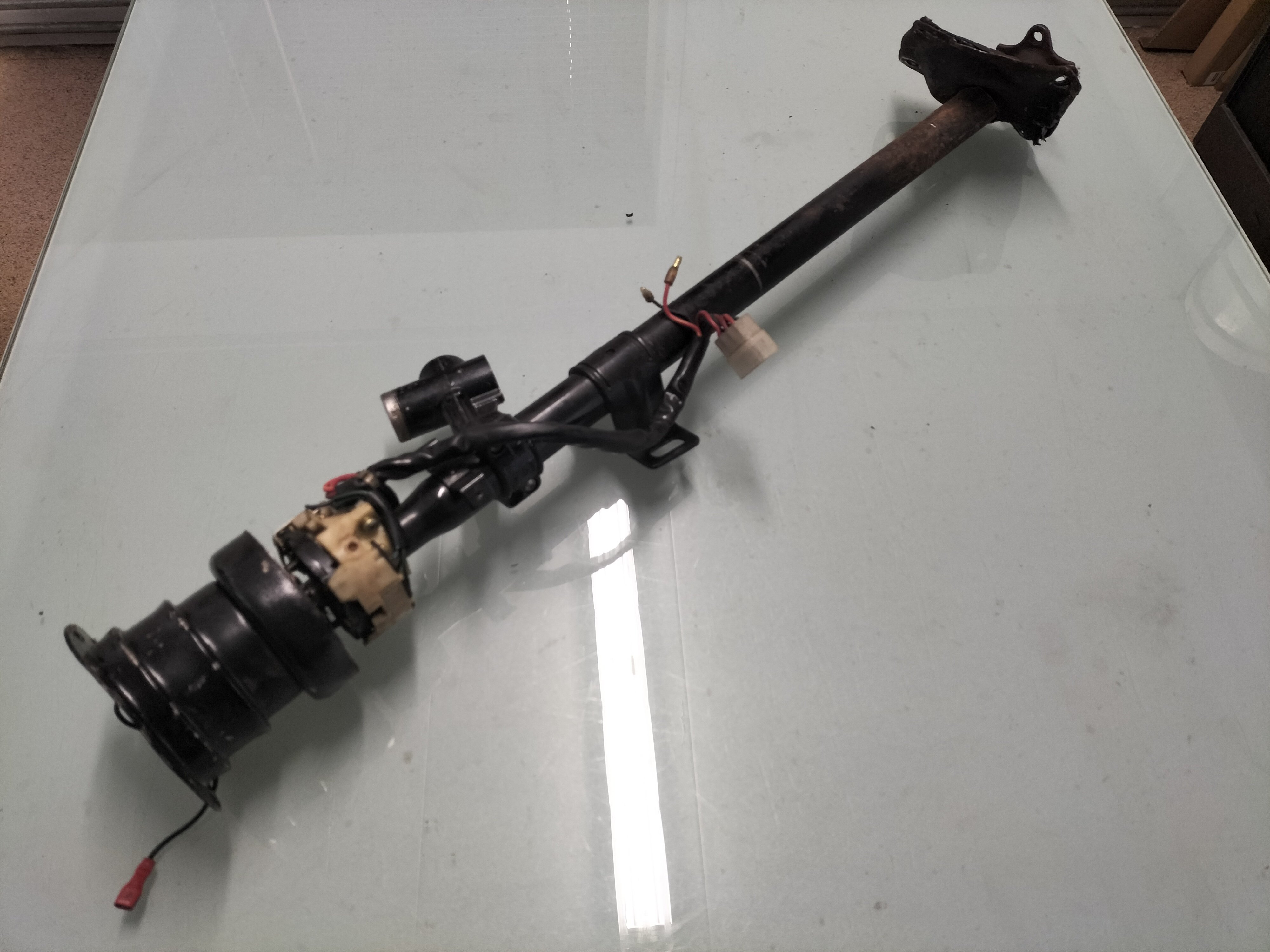 Assy-column, steering, with ignition switch Datsun Cherry E10 48810-M1000 Used part.