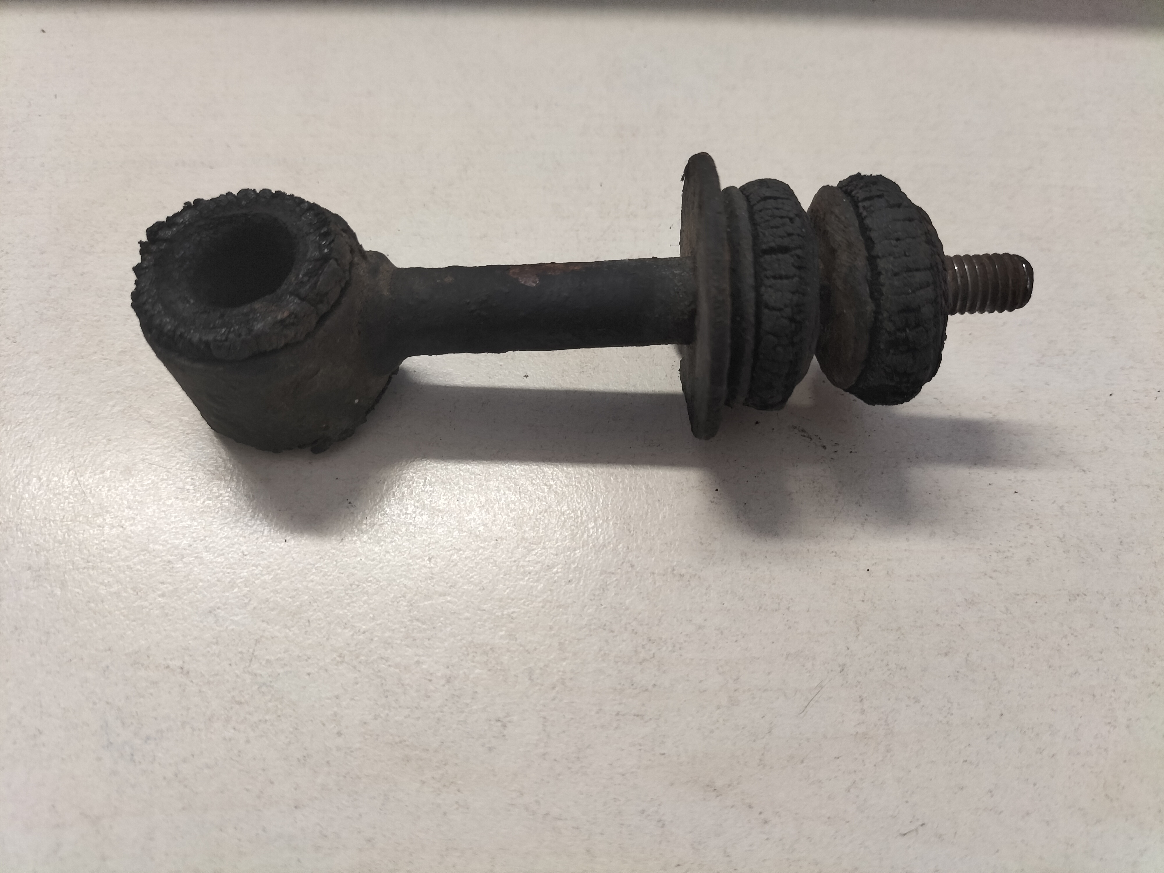 Reactiestang stabilisator vooras Datsun Cherry E10 54330-M0200 Gebruikt.