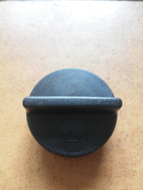 Cap oil filler Nissan 15255-90J0A C23/ K11/ K12/ N16/ P10/ P11/ P12/ V10/ WP11 Original.