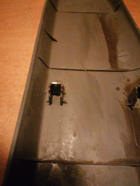 Garnish-center pillar, lower right-hand Nissan Bluebird T72 76915-Q9001 (damage)