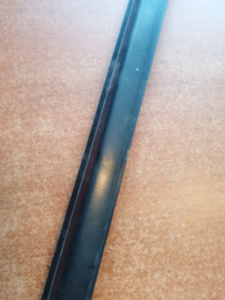 Sierlijst buitenzijde achterportier rechts Nissan Primera P11 82820-2F000 Gebruikt.