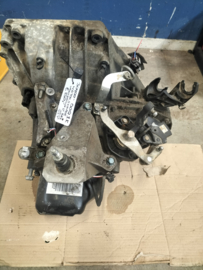 Versnellingsbak HR09DET Nissan Micra K14 32010-02Q4B (30400-00Q1K) Gebruikt. Lichte schade.