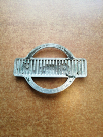 Motorkapembleem Nissan 62890-0C000 C23/ Y10