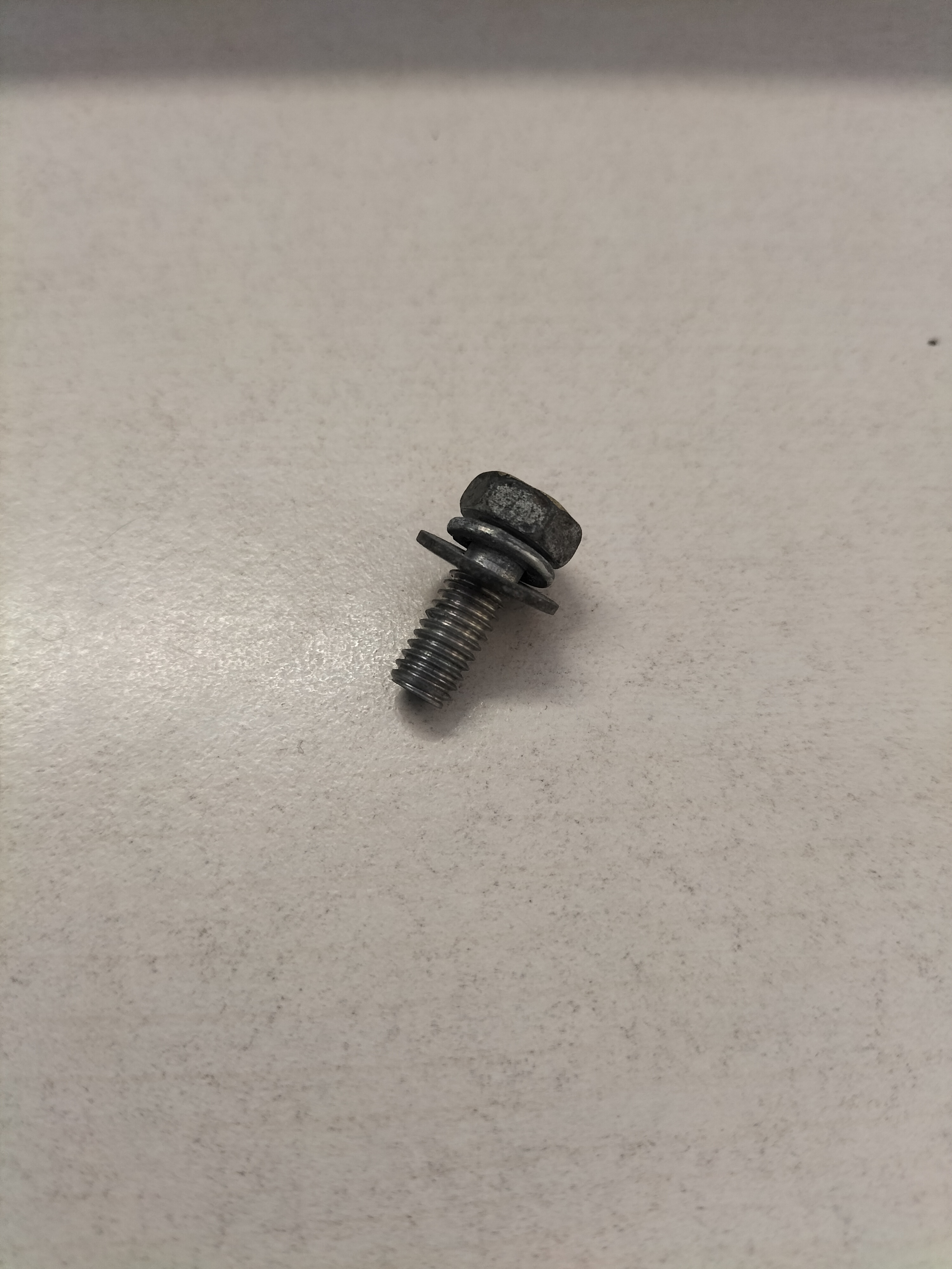 Montagebout M5,75 x 15,5 neutraalschakelaar automaatbak Nissan 31377-1XK2A Gebruikt.