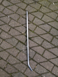 Sierlijst rechtsvoor Nissan Bluebird T12/ T72 76812-D4000 Gebruikt