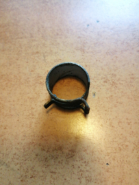 Slangklem 21mm Nissan 49729-2J01A Gebruikt.