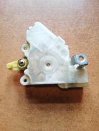 Deurslot mechaniek linksvoor Nissan 80553-91L6B (80553-91L66) K11/ R20 Gebruikt