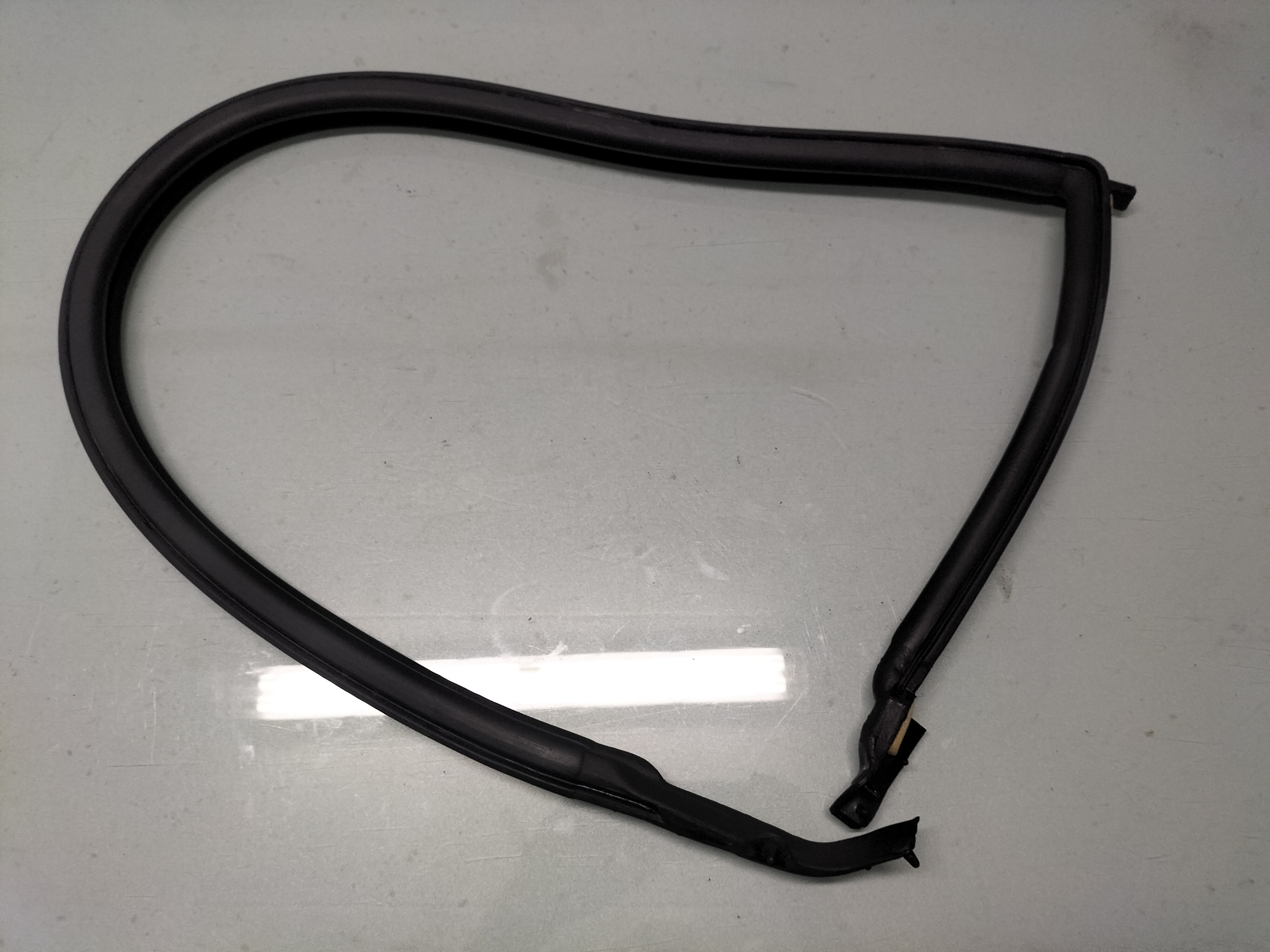 weatherstrip Nissan 76830-W6000 Original