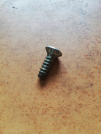 Screw M4.75 X 15.5 Nissan 08523-51212 Used part.