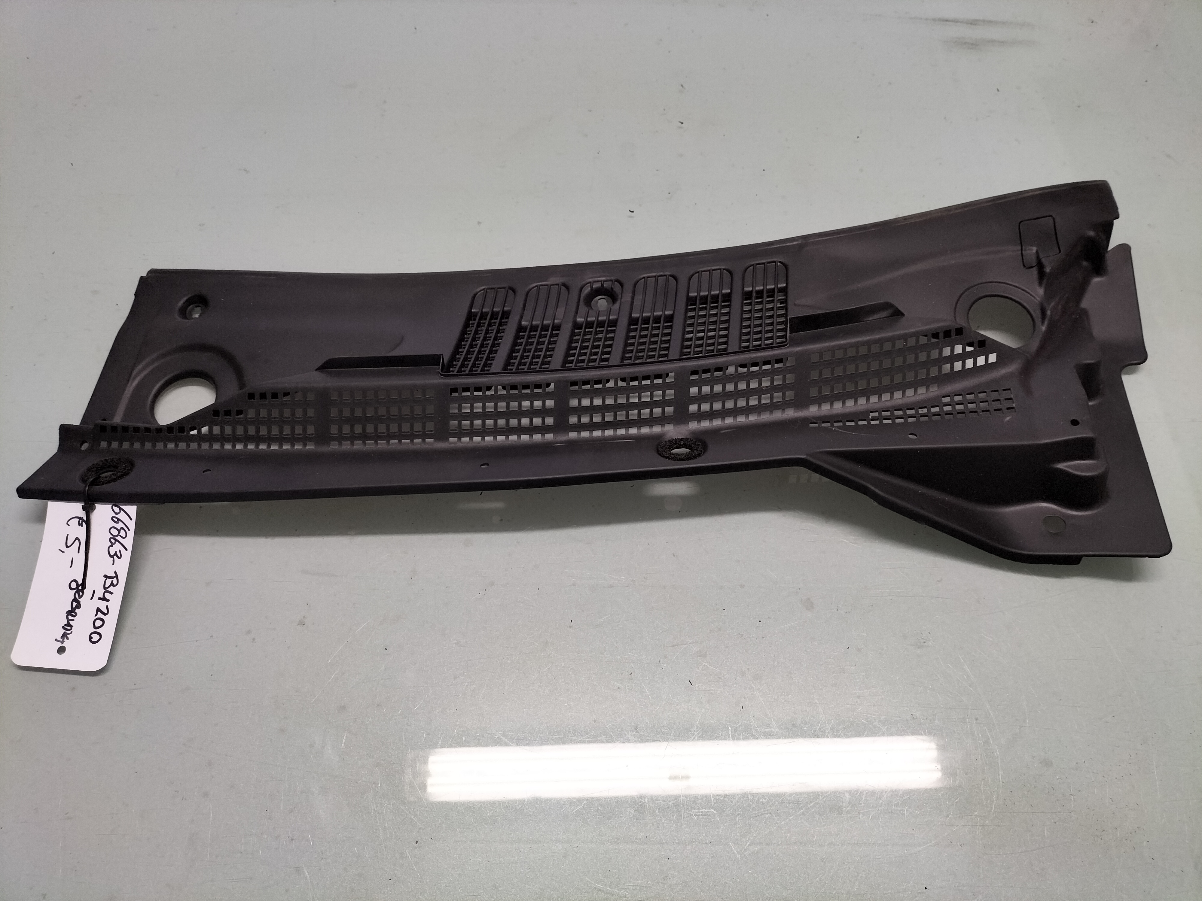 Cover-cowl top grille Nissan 66863-BU200 Used part
