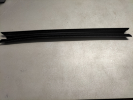Glass run rubber-front door lower sash, rear Nissan Serena C23 80337-7C300 Original.