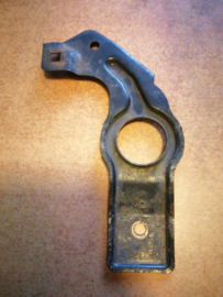 Montagesteun bovenzijde radiateur links Nissan Primera P11/ WP11 21547-9F515 Gebruikt.