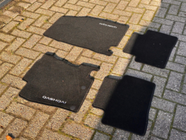 Mattenset Nissan Qashqai J11 KE745-4E201 Origineel.