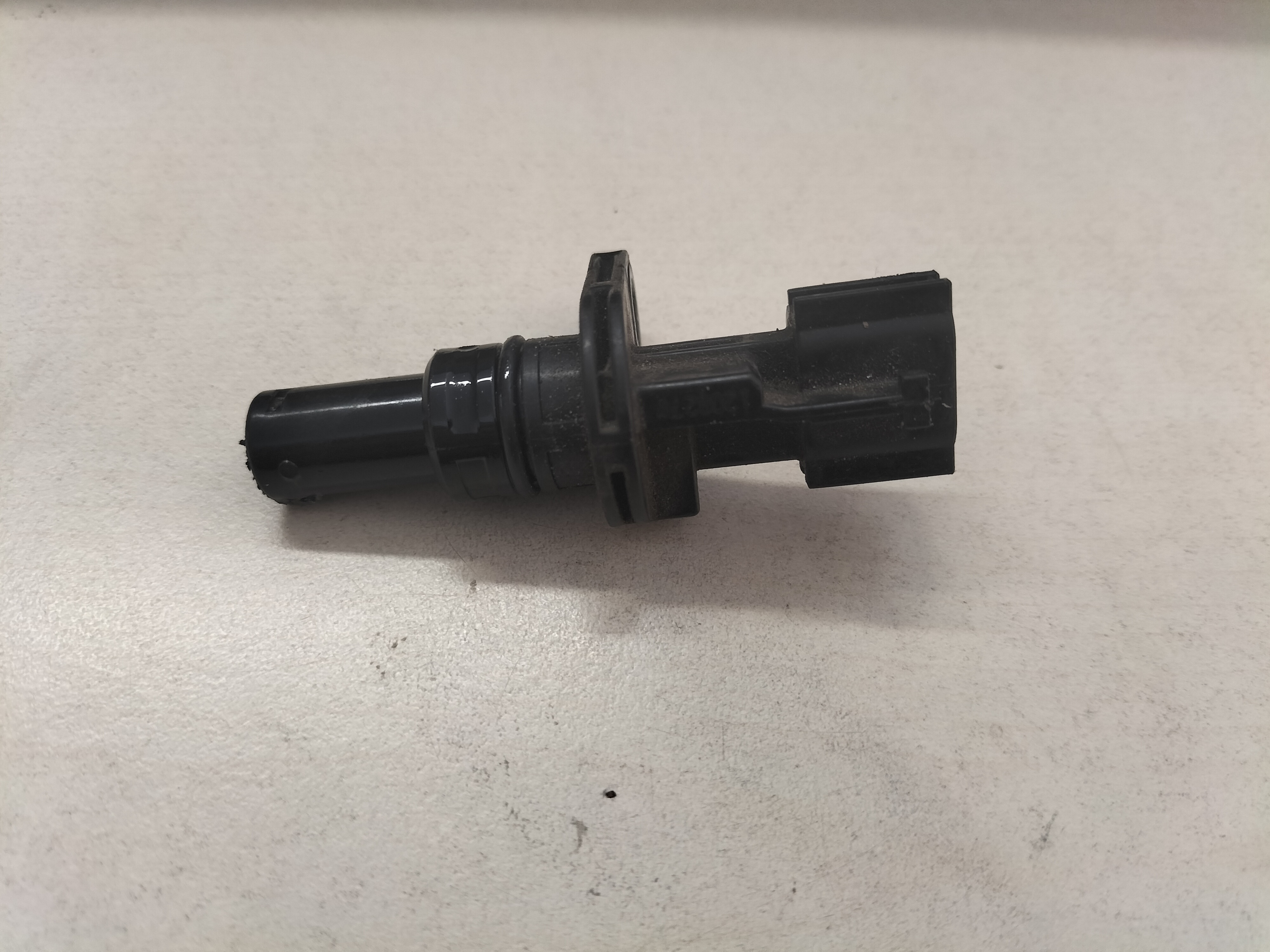 Sensor assy-revolution Nissan 31935-1XF01 C13/ CK12/ E11/ F15/ J10/ JJ10/ K12/ K13/ T31/ T32/ Z51 Used part.