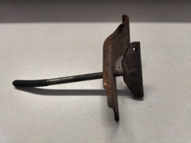 Bevestigingsbout reservewiel Datsun Cherry E10 74810-M0200 Gebruikt.