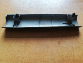 Afdekkapachterklep boven rechts Nissan Primera P11 hatchback 90900-9F610 Gebruikt.