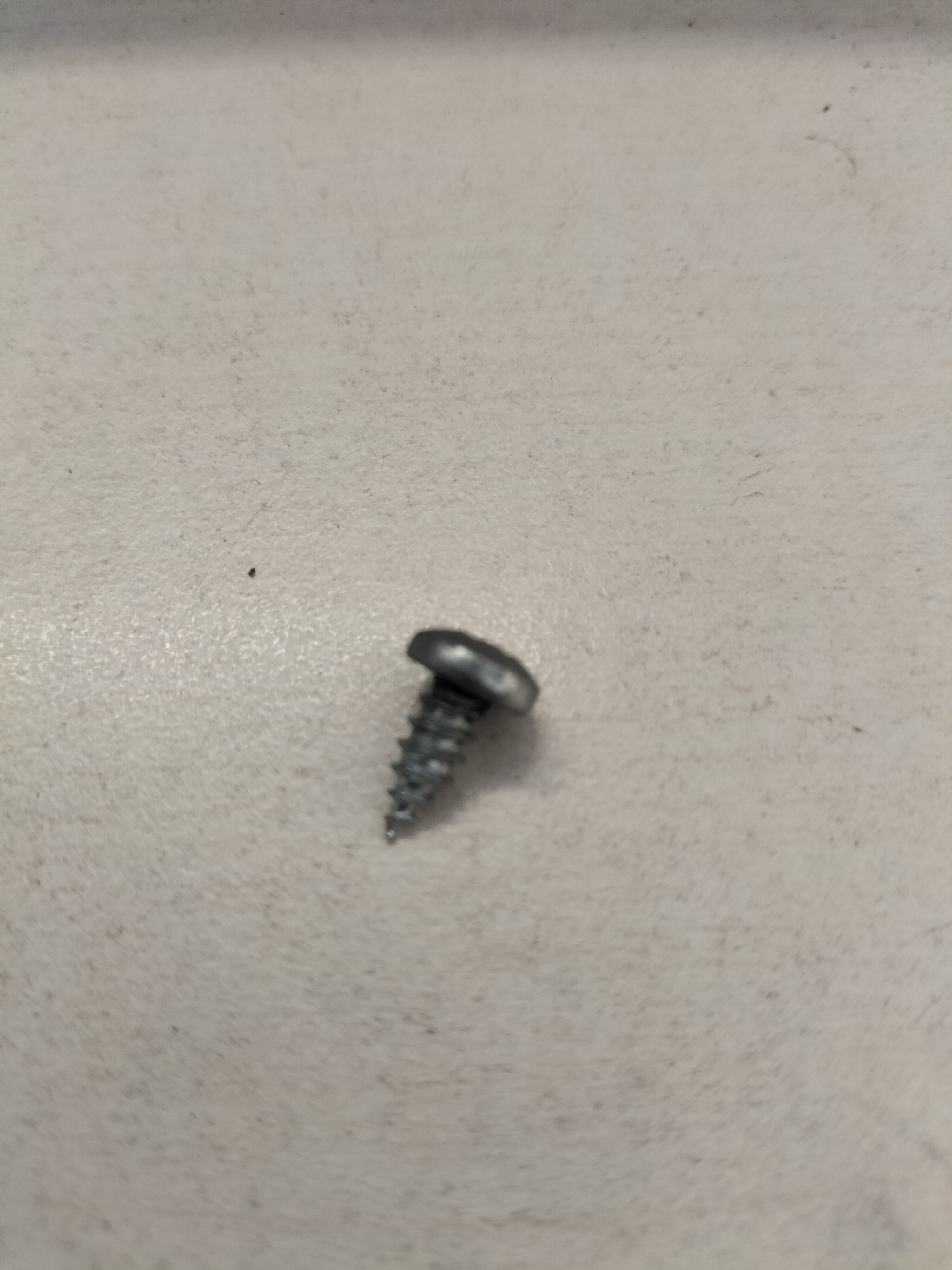 Screw M3.75 X 9 speaker Datsun 08540-41212 Used part.