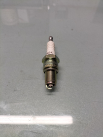spark plug Nissan B2401-W8915 Original.