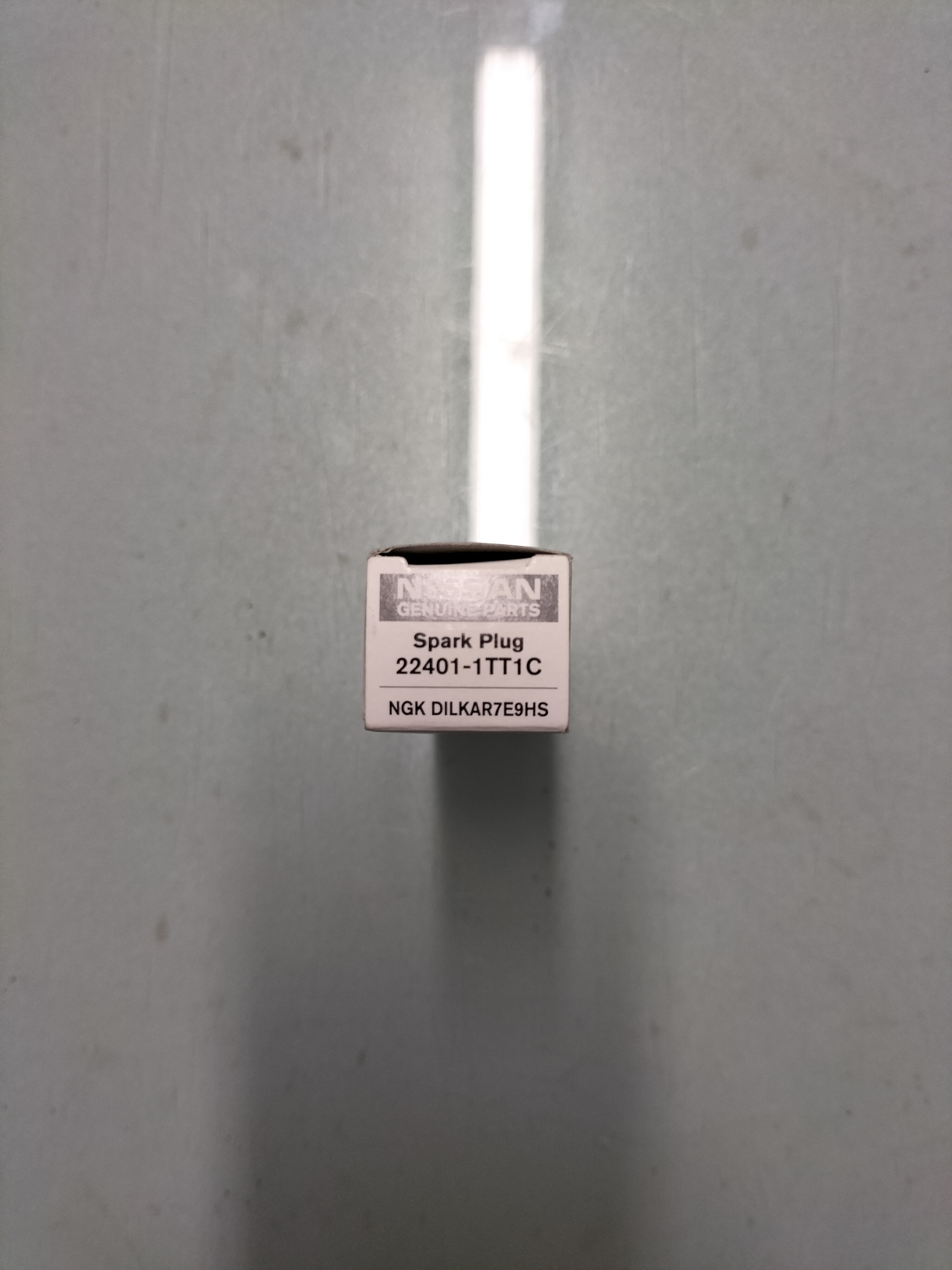 Spark plug Nissan 22401-1TT1C Original ( DILKAR7E9HS )