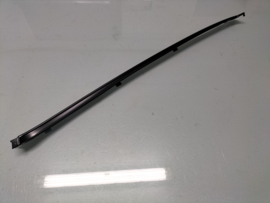 Moulding-windshield side, right-hand Nissan 100NX B13 72760-61Y10 Original.