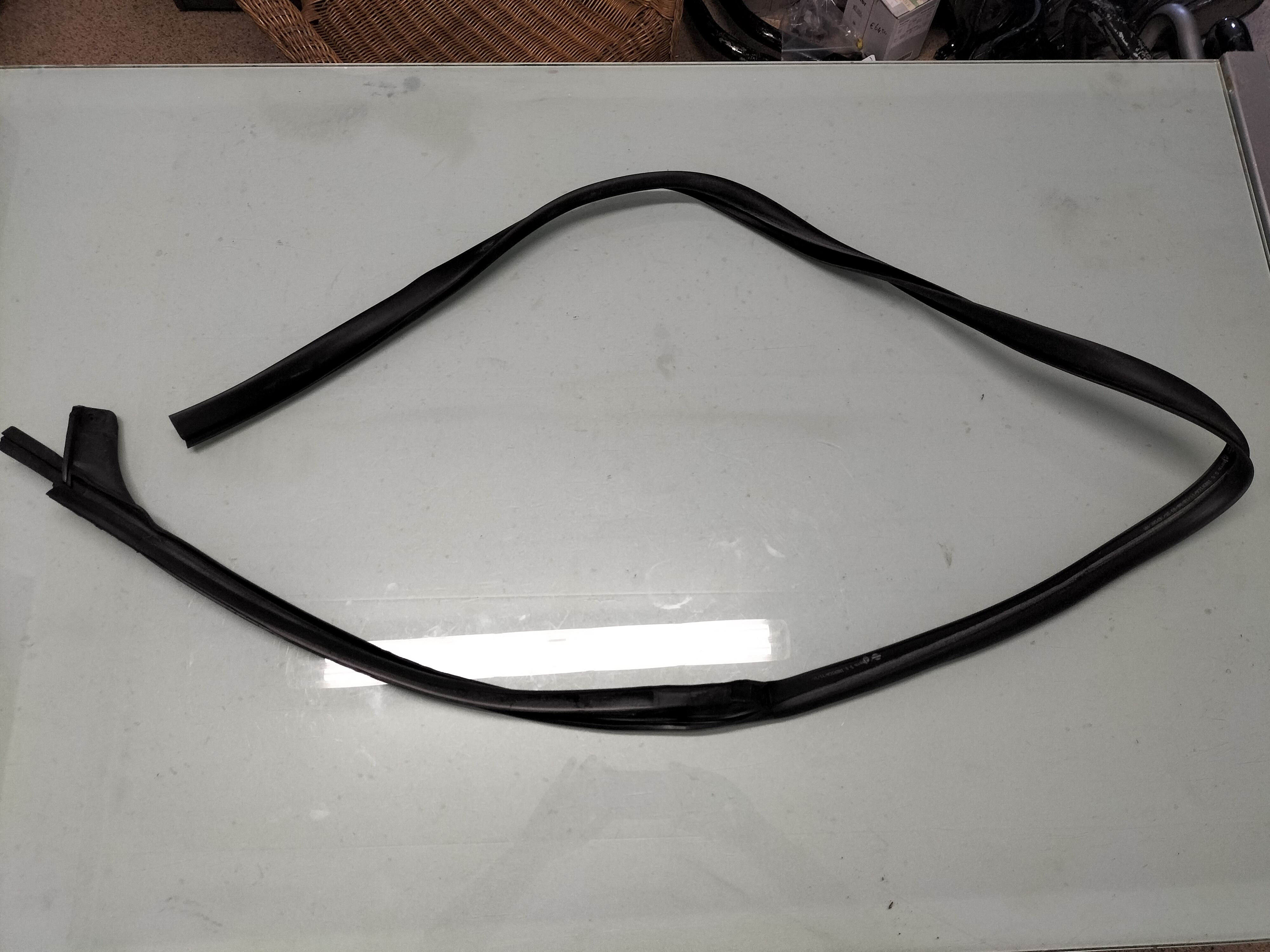 Weatherstrip Nissan 76842-BU000 Original