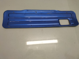 Afdekkap achterklep Nissan Micra K11 90900-0U830 Kleur: BV4 Gebruikt.