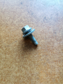 Bolt M5.75 x 19.5 Nissan 01121-S602E Original.