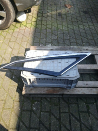 Sierlijst achterzijruit links Nissan Bluebird T12/T72 76835-D5510