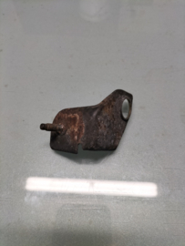 Aircocondensorsteun rechtsonder Nissan 92112-BM400 N16/ P12/ V10 Gebruikt.