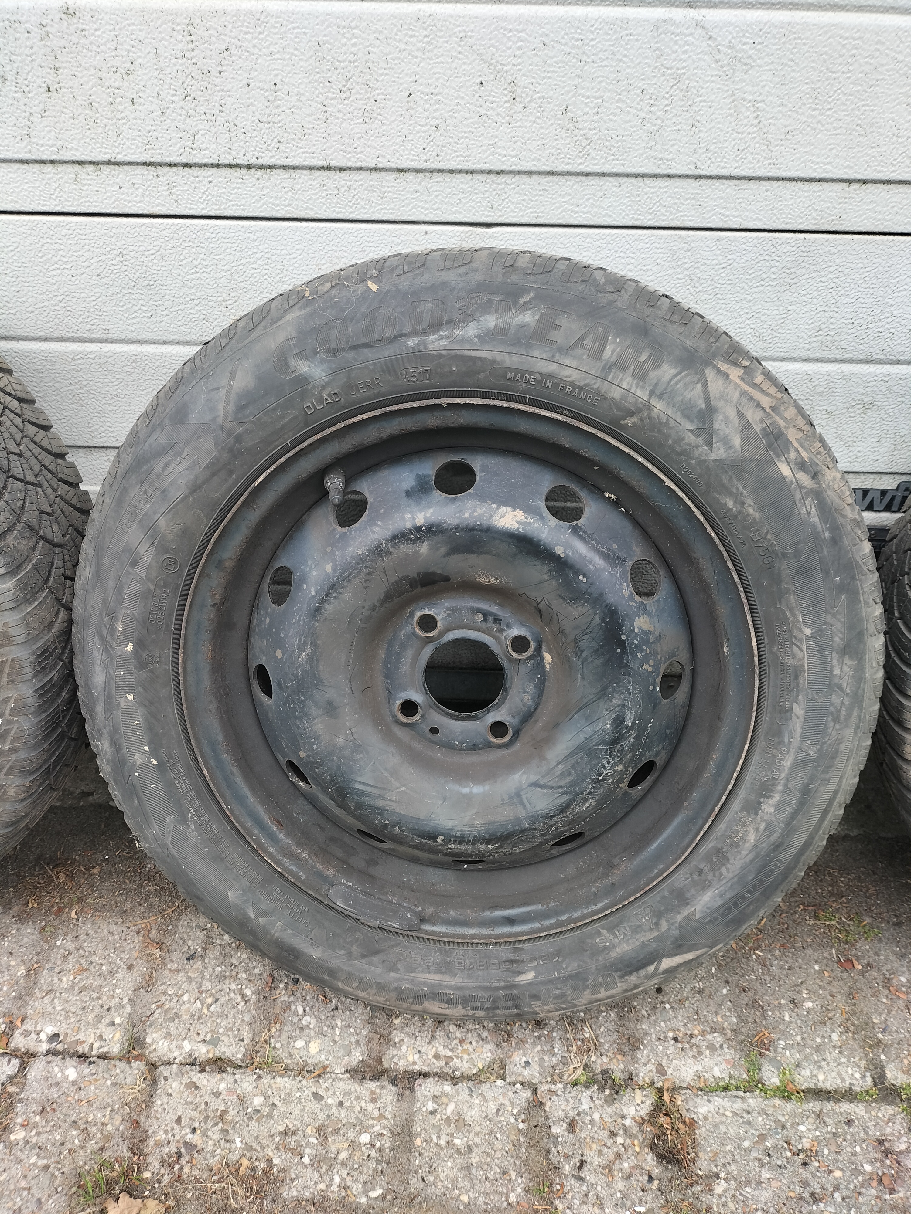 15 inch steel rims with tire 185/65R15 88T Nissan Micra K14 40300-00Q2B Used part.