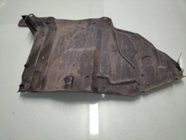 Zijafscherming motorblok links Nissan Primera P12 75894-AV600 Gebruikt.