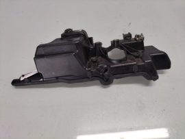 Afdekkap brandstofgallerij K9K Nissan 16686-00QAB E11/ J10/ JJ10 Gebruikt.