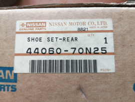 Remschoenset achteras Nissan 44060-70N25 W10/ Y10 Origineel