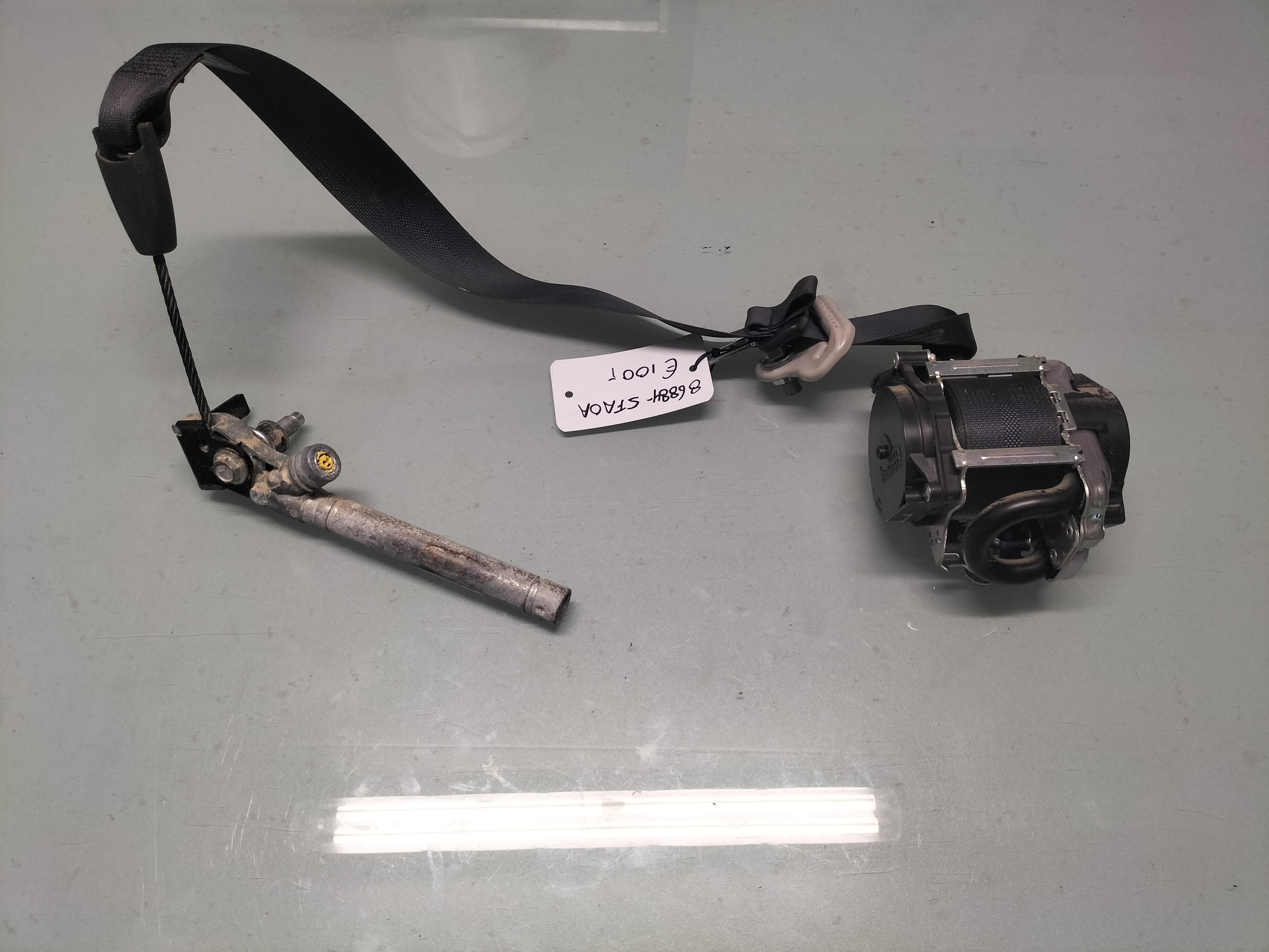 Veiligheidsgordelspanner Nissan Micra K14 86884-5FA0A Gebruikt