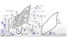 Portier linksvoor Nissan Bluebird T72 80101-Q9030 (418)