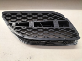 Grille-front left-hand Nissan Primera P11/ WP11 62330-9F500 (part of the set 62310-9F525) Used part.