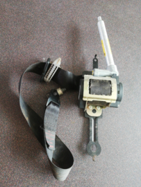 Belt tongue, pretensioner front left-hand Nissan Primera P11 / WP11 86885-9F520 Used part.