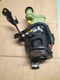 Stuurbekrachtigingspomp K9K Nissan Almera N16 49110-BN70B Gebruikt