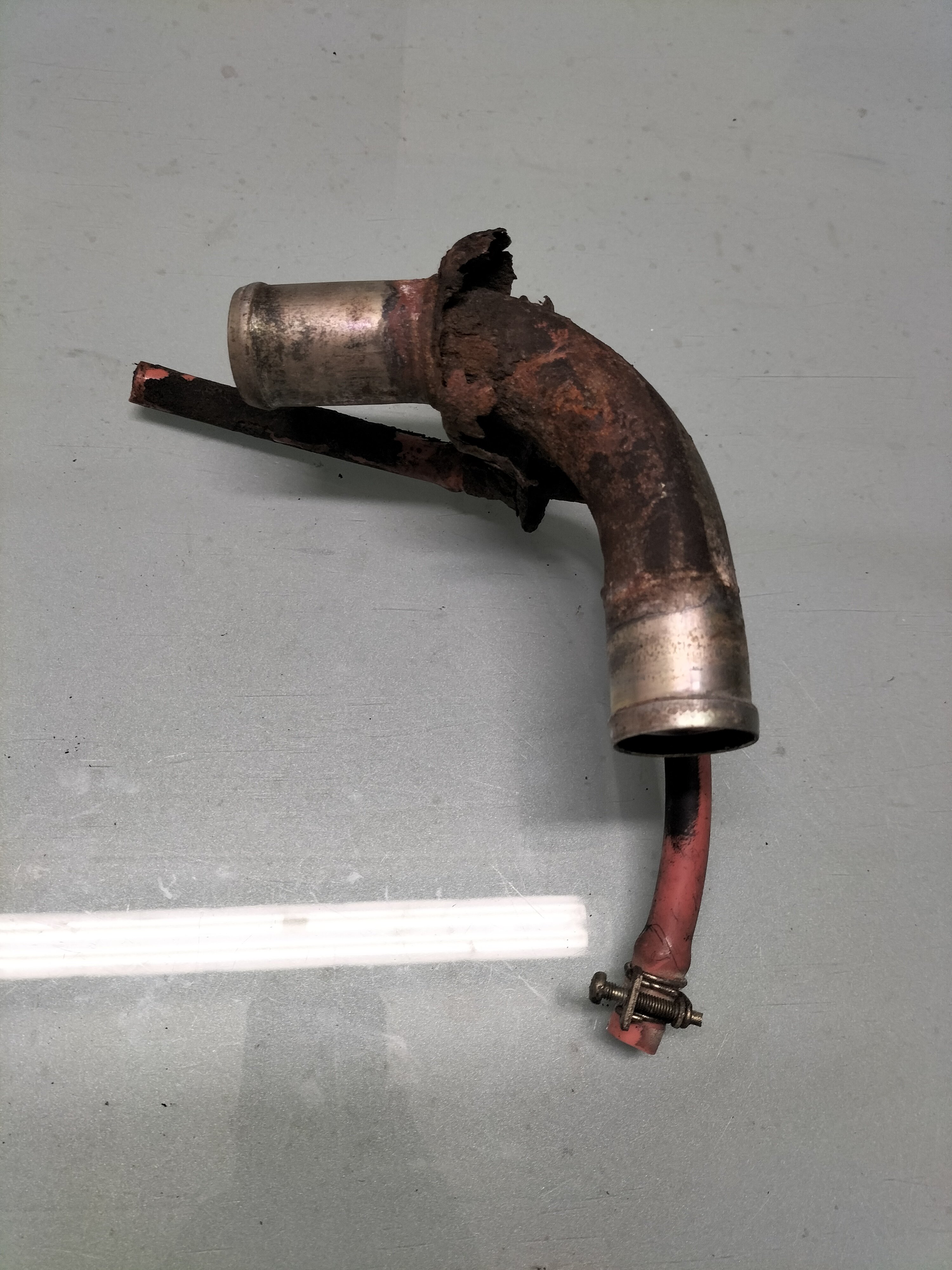 Brandstofpijp Datsun cherry E10 17210-M0202 Gebruikt