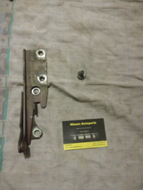 Motorkapscharnier links Nissan Terrano2 R20 65401-0F000