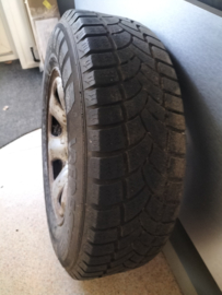 Stalen wiel 7J X 16 met Vredestein Comtrac Winter band 205/70R16 104T 40300-0X801 (20251201) Gebruikt.