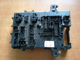 Zekeringenkast Nissan 24350-9F500 P11/ R20/ WP11 Gebruikt.