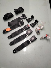 Rear Seatbelt set Nissan DB510-ST000 New.