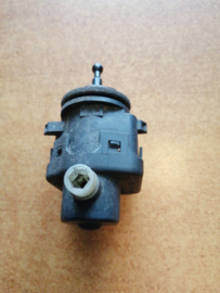 Stelmotor koplamp Nissan Almera N16 26056-BN702 Gebruikt.