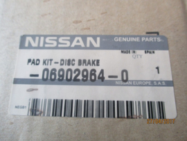 Remblokset vooras Nissan Cabstar 06902964-0