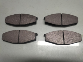 Remblokset vooras Nissan 41060-T7893 160/ E24/ Y60/ Y61 Origineel.